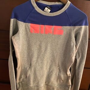 Women’s Nike sweatshirt size medium